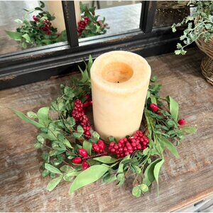 Boxwood & Berries Candle Ring
